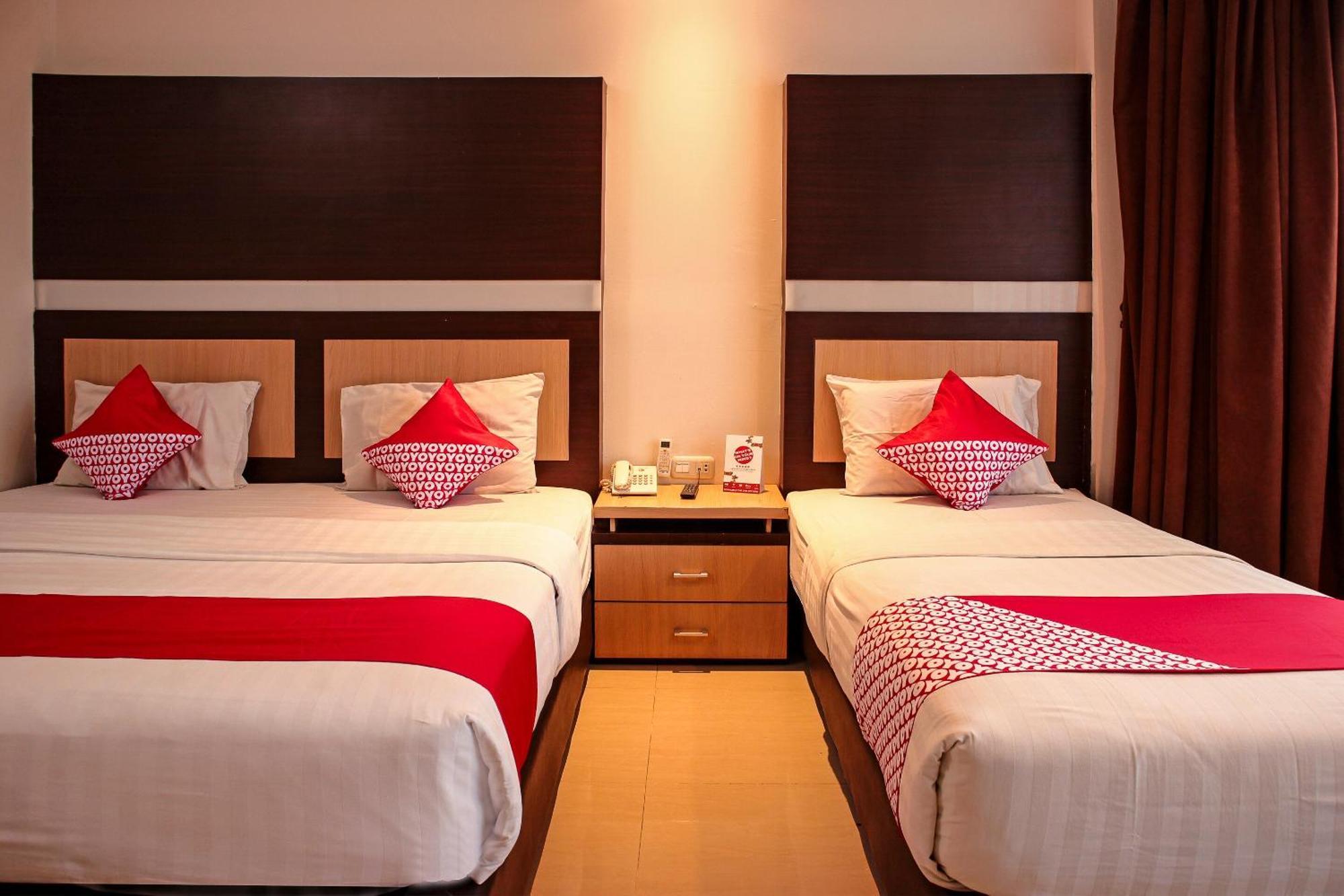 Oyo 1009 Hotel Bumi Malaya Medan Exteriör bild