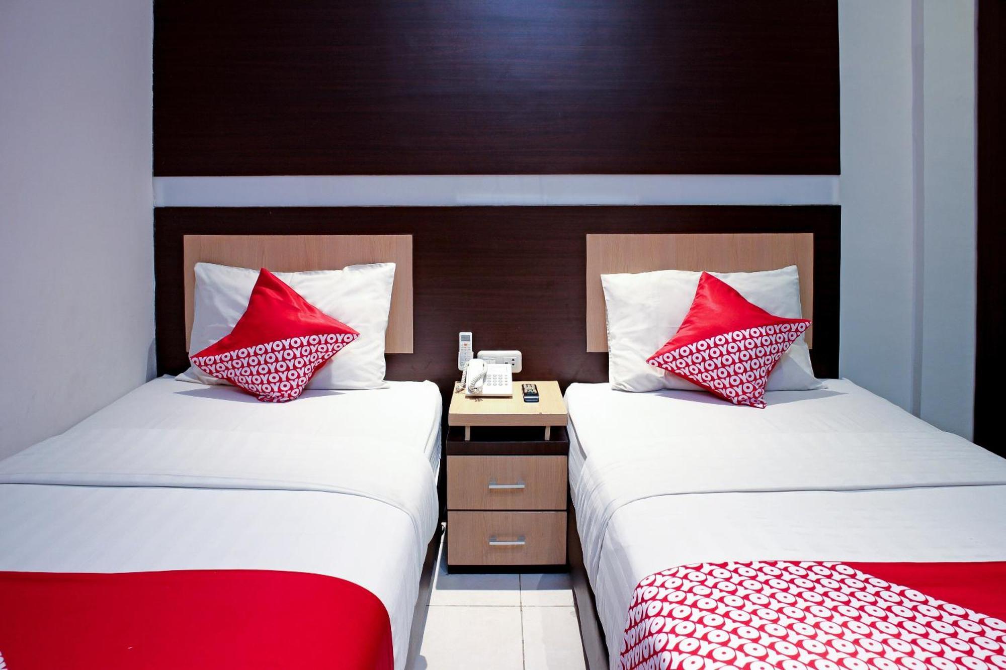 Oyo 1009 Hotel Bumi Malaya Medan Exteriör bild