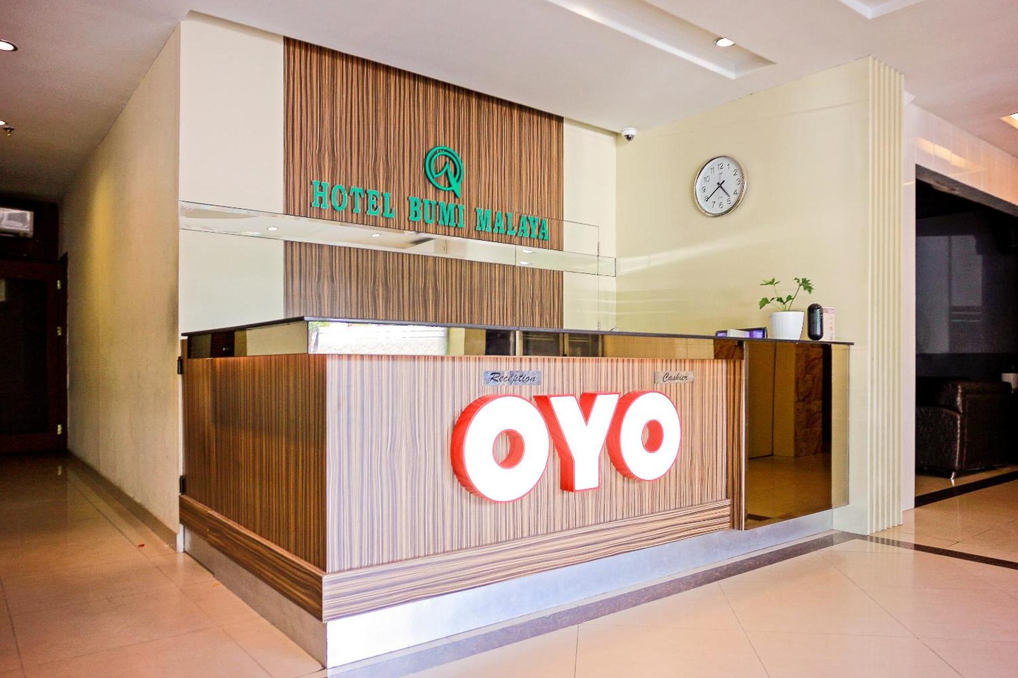 Oyo 1009 Hotel Bumi Malaya Medan Exteriör bild