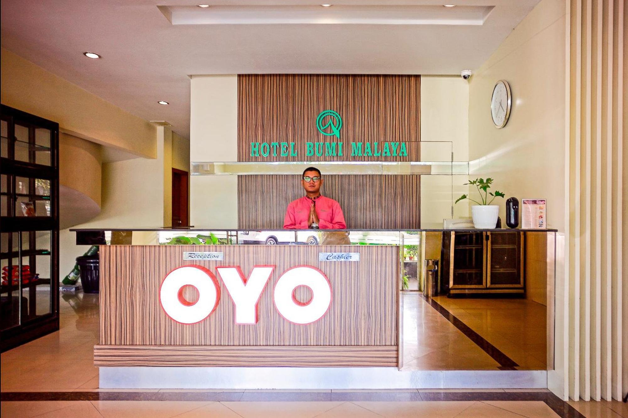 Oyo 1009 Hotel Bumi Malaya Medan Exteriör bild